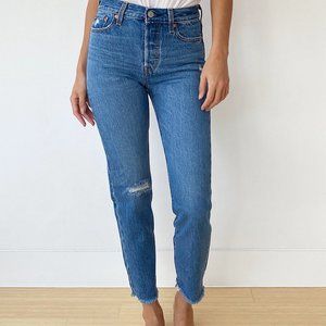 Aritzia Levi’s Premium Wedgie Icon Jeans - Size 28